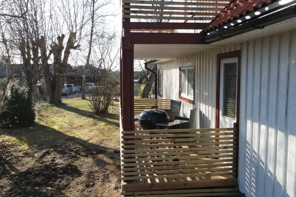 Lantlig Villa I Ljungbyhed ภายนอก รูปภาพ
