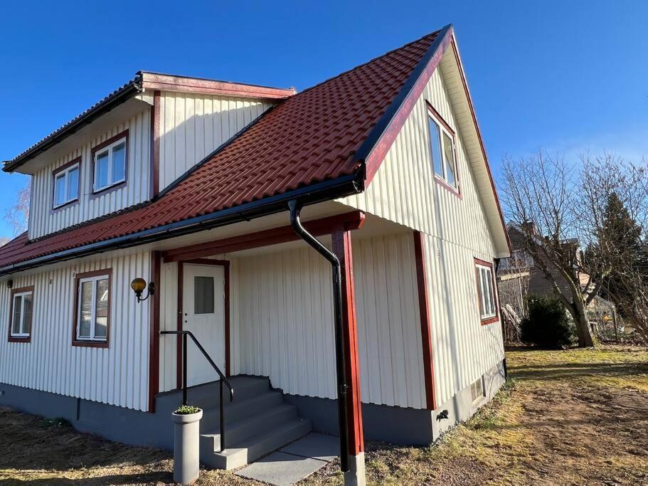 Lantlig Villa I Ljungbyhed ภายนอก รูปภาพ