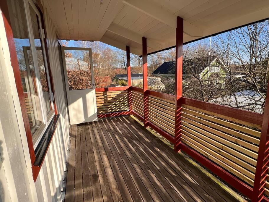 Lantlig Villa I Ljungbyhed ภายนอก รูปภาพ